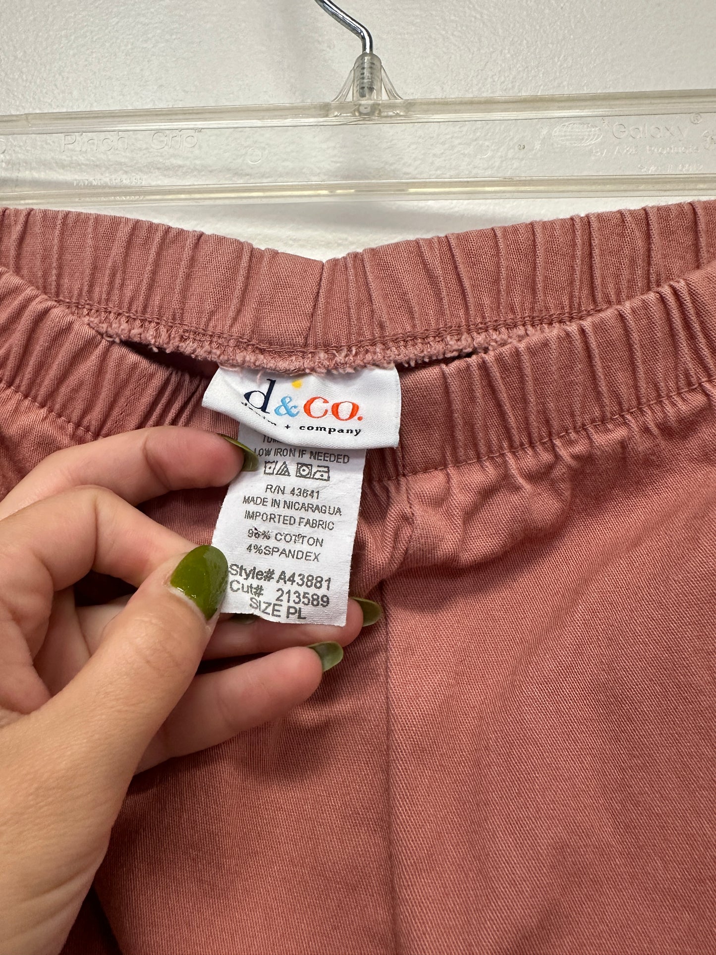 d&co Mauve/Pink Capri Pants – Size PL