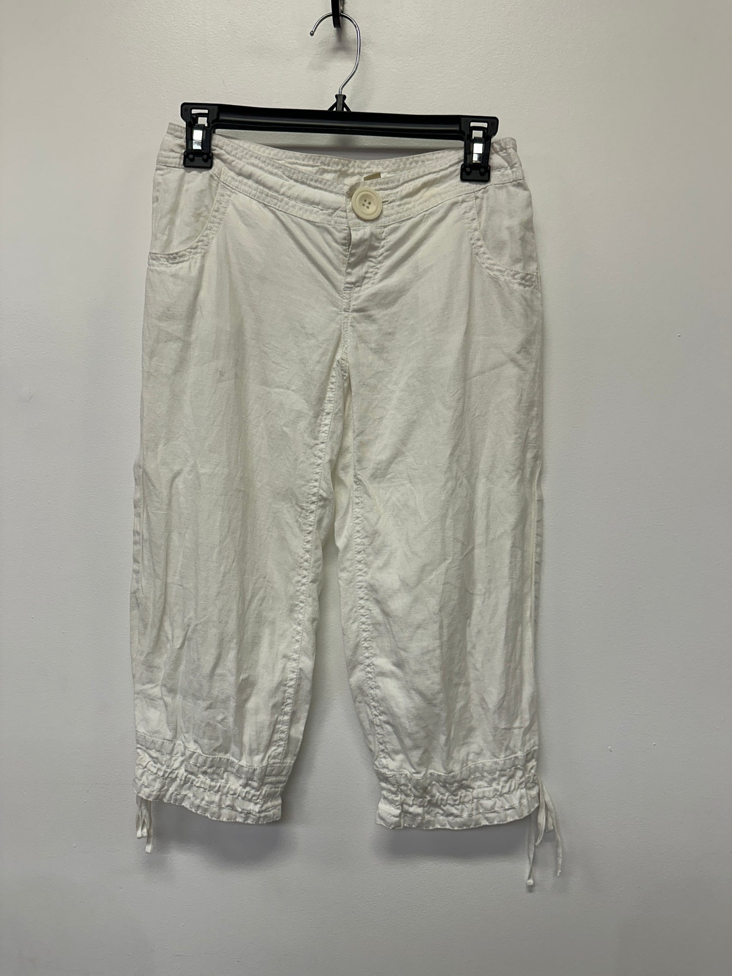 Guess White Capri Pants