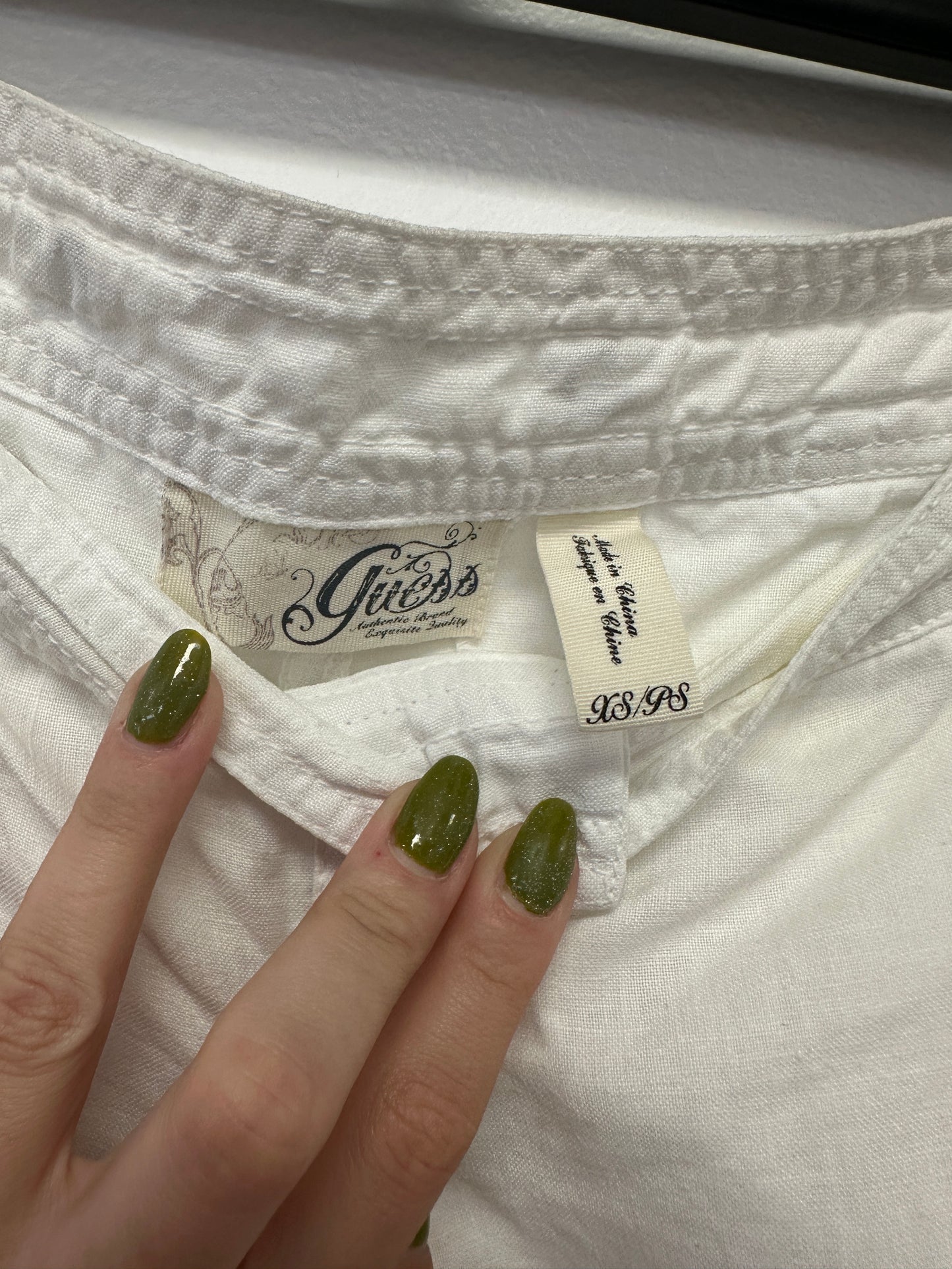 Guess White Capri Pants