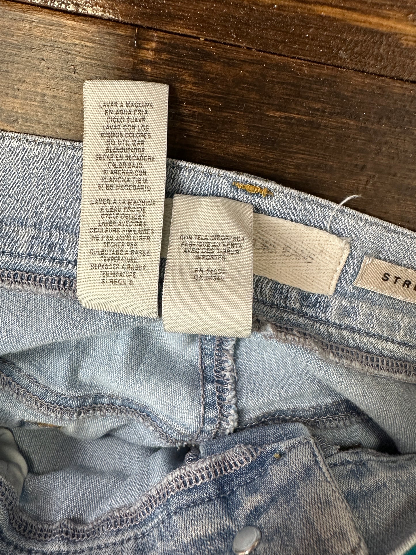 Classic Light Wash Straight Leg Jeans Size 10