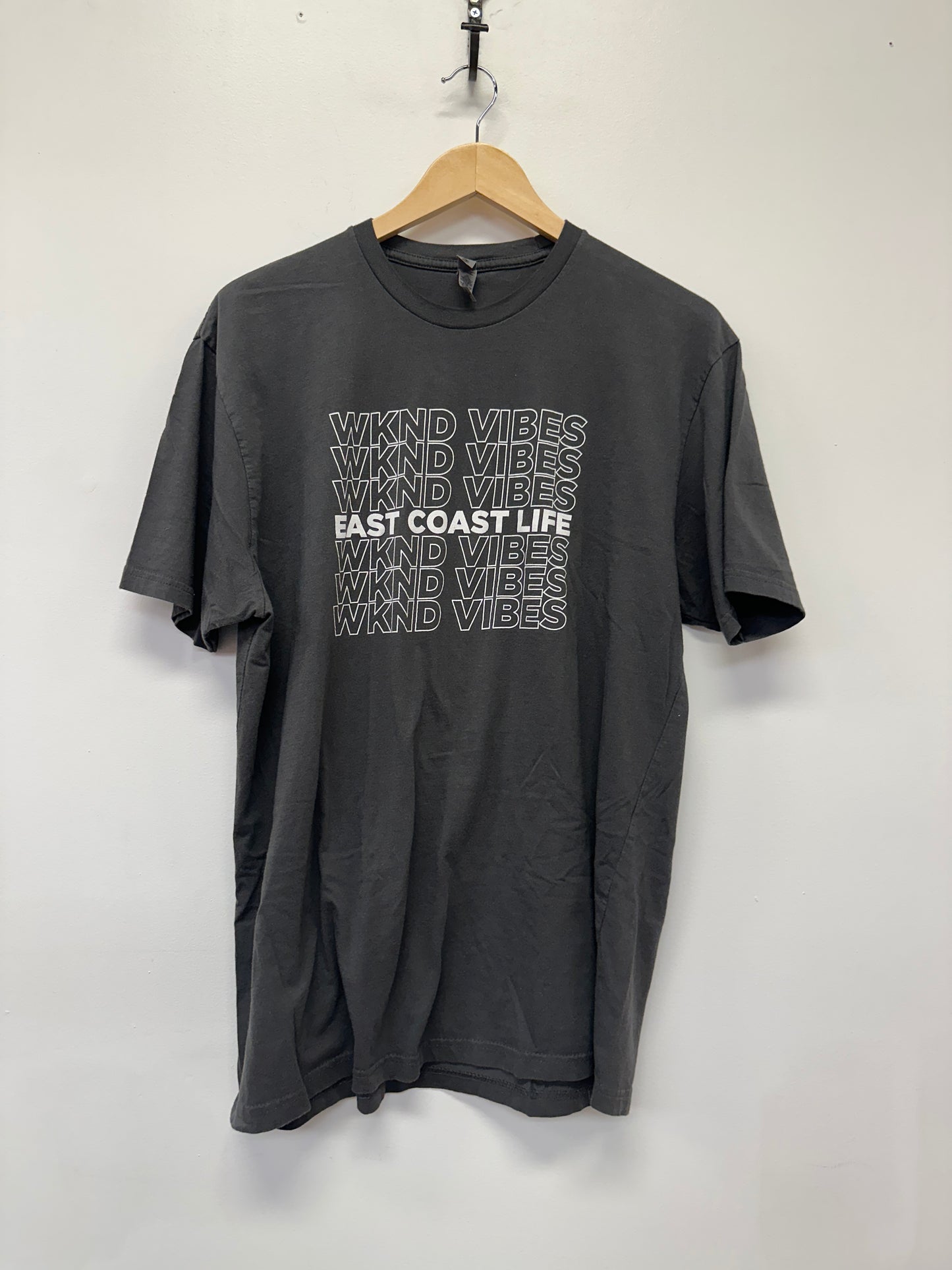 WKND VIBES Tee