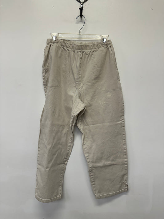 d&co Beige Capri Pants – Size M