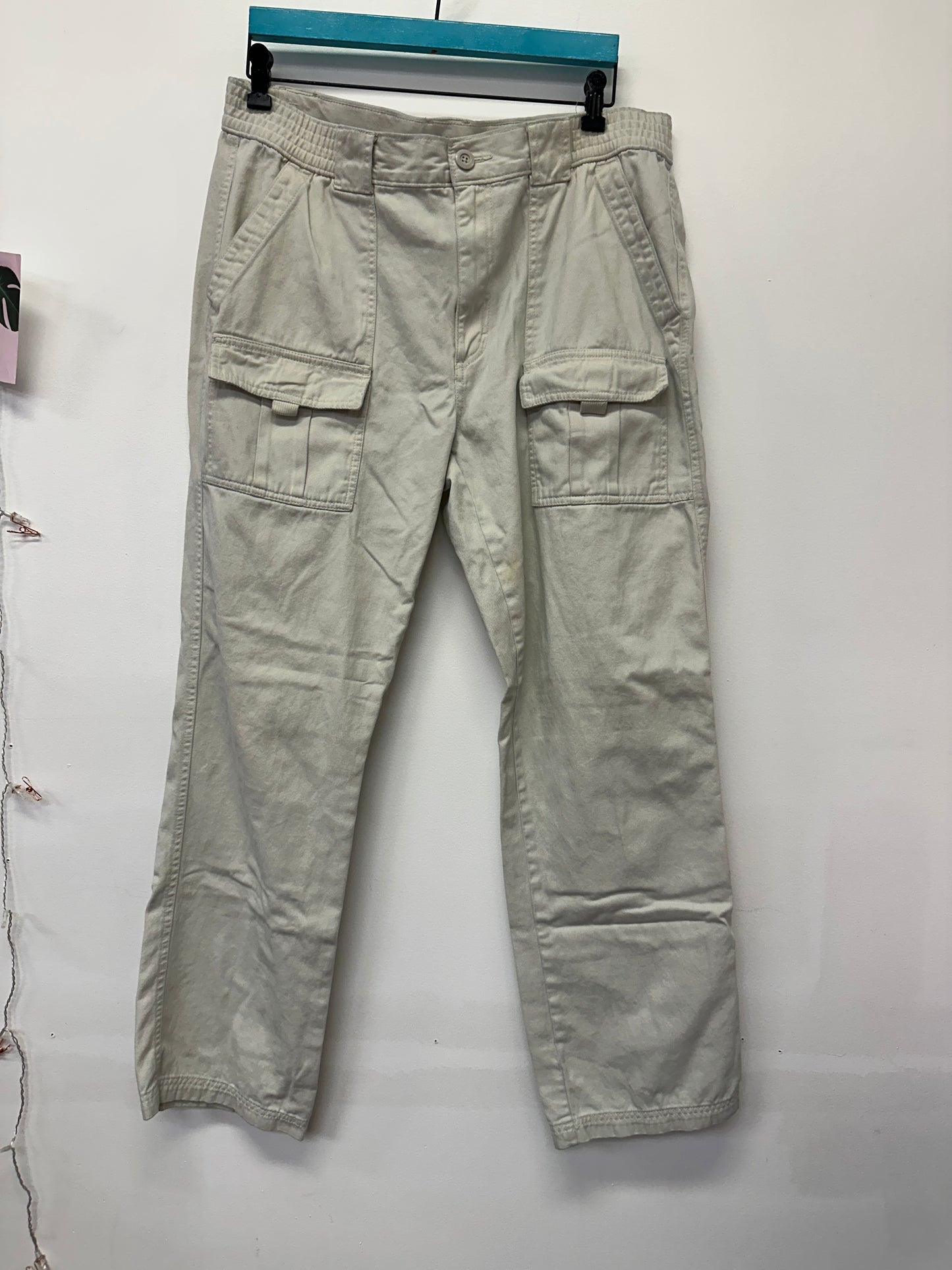 Roundtree & Yorke Beige Cargo
